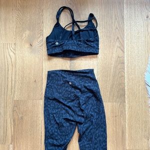 Lululemon leapard yoga set